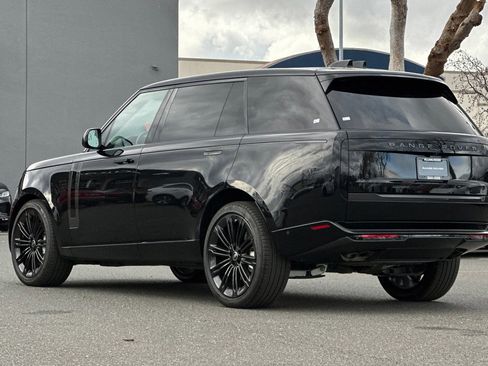 New 2025 Land Rover Range Rover Long Wheelbase SE image 4