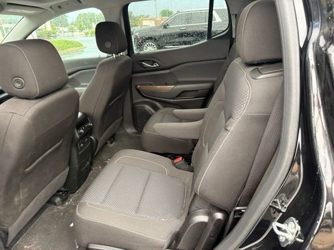 Used 2023 GMC Acadia SLE w/ Driver Convenience Package FWD image 8