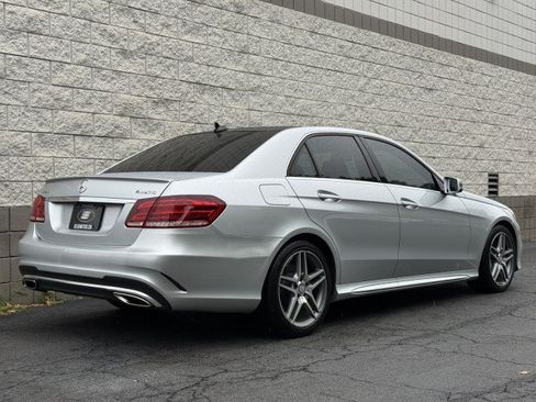 Used 2014 Mercedes-Benz E 550 4MATIC Sedan image 3