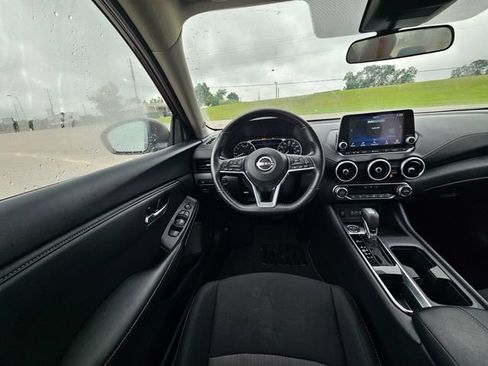Used 2025 Nissan Sentra SV w/ All-Weather Package FWD image 13