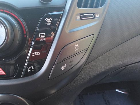 Used 2015 Hyundai Veloster Turbo FWD image 33