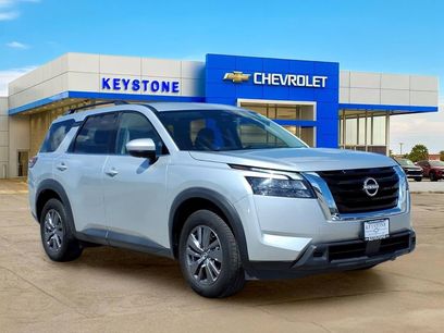 Used 2025 Nissan Pathfinder SV