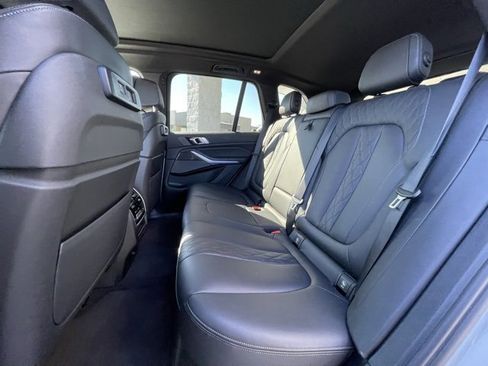 Used 2022 BMW X5 M50i image 26