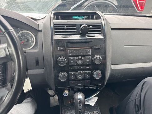 Used 2012 Ford Escape Limited image 25