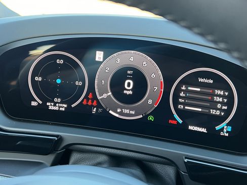 Certified 2025 Porsche Cayenne Coupe image 24