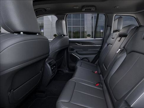 New 2026 Jeep Grand Cherokee Limited AWD/4WD image 23