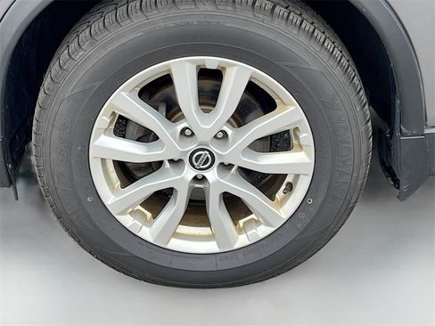 Used 2020 Nissan Rogue S w/ Special Edition Package image 30