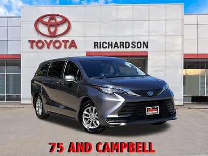 Used 2022 Toyota Sienna LE