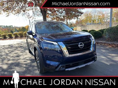New 2025 Nissan Pathfinder Platinum w/ Cargo Package