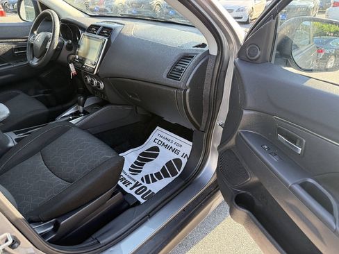 Used 2020 Mitsubishi Outlander Sport Black Edition FWD image 12
