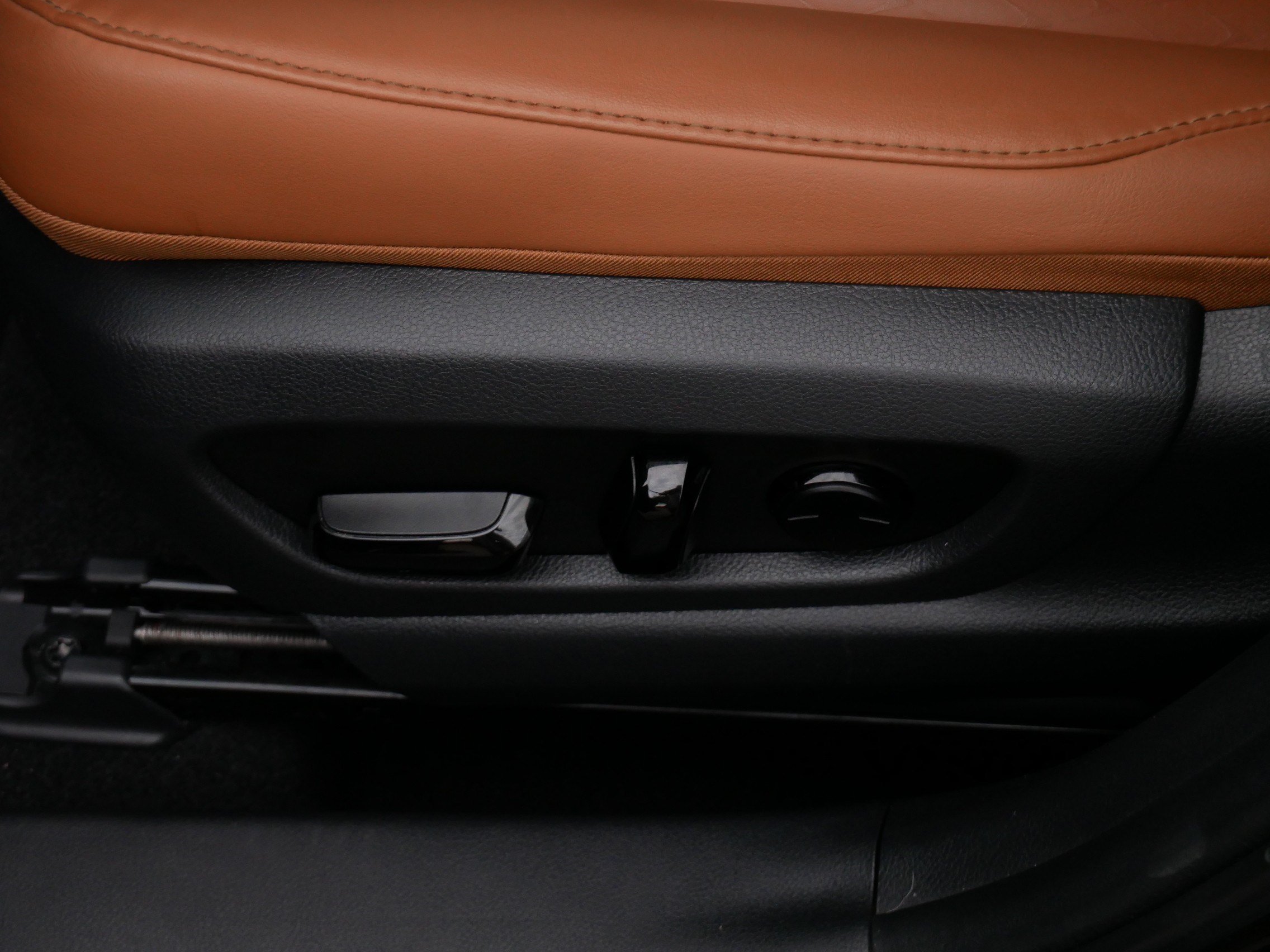 Used 2022 Lexus UX 200 w/ Accessory Package (Z2) FWD image 20