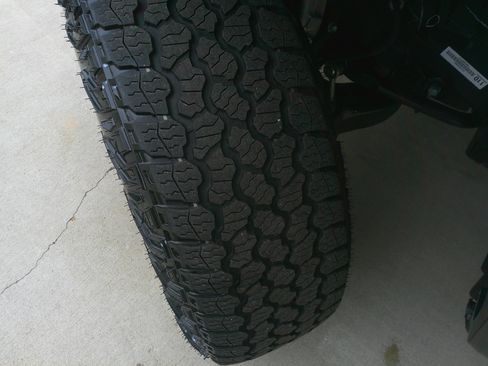 Used 2025 Toyota Tacoma TRD Pro image 15