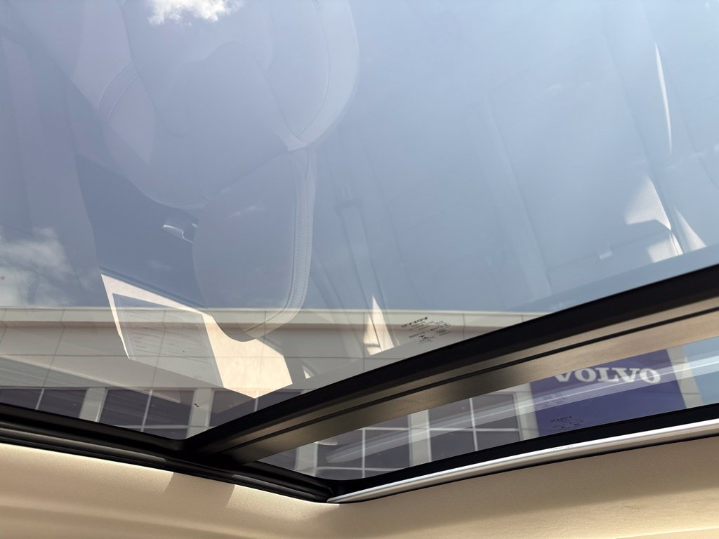 Certified 2023 Volvo S60 B5 Plus w/ Climate Package FWD image 25