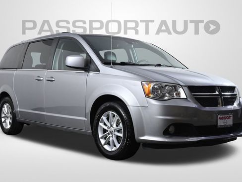 Used 2019 Dodge Grand Caravan SXT image 4