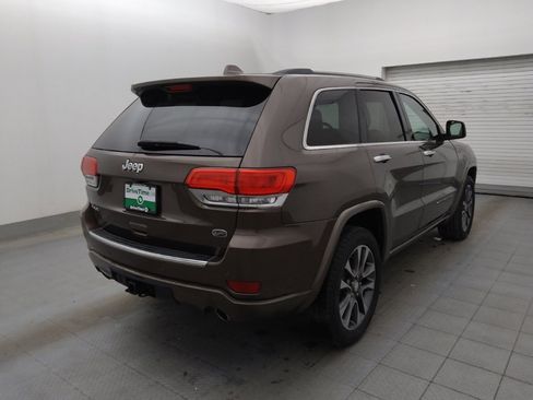 Used 2017 Jeep Grand Cherokee Overland image 9