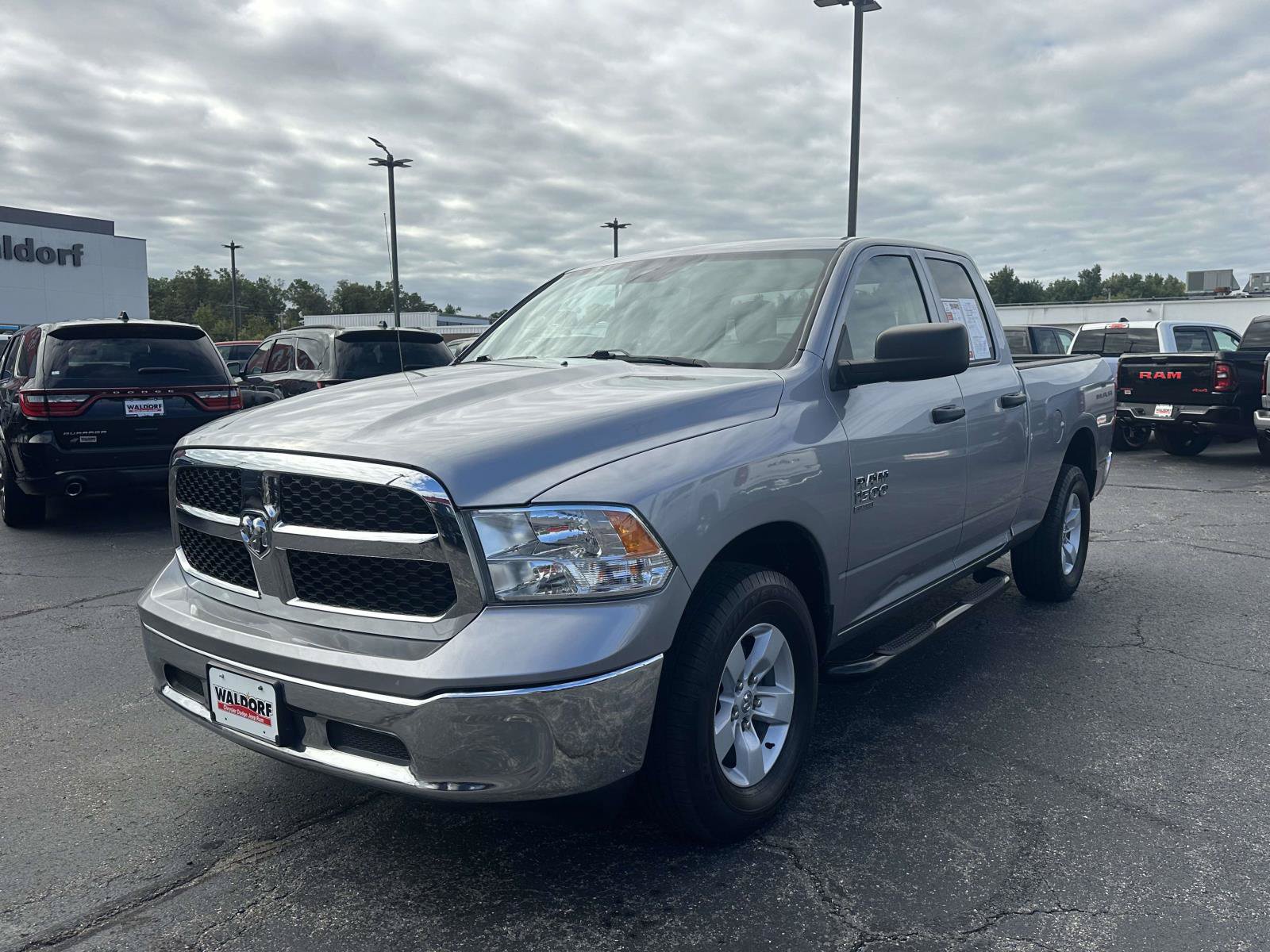 Used 2024 RAM 1500 Classic SLT AWD/4WD image 4