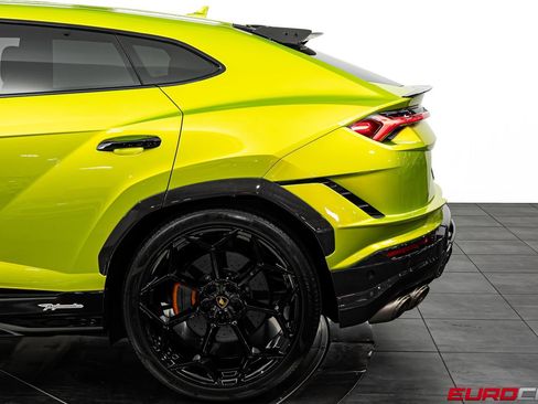 Used 2023 Lamborghini Urus Performante AWD/4WD image 18