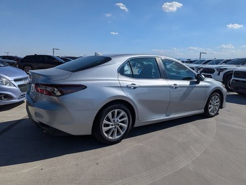 Used 2022 Toyota Camry LE FWD image 2