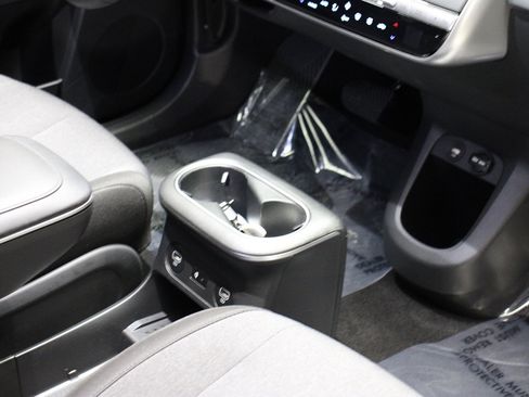 Used 2024 Hyundai Ioniq 5 SEL image 24