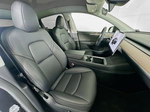 Used 2024 Tesla Model Y Long Range image 29