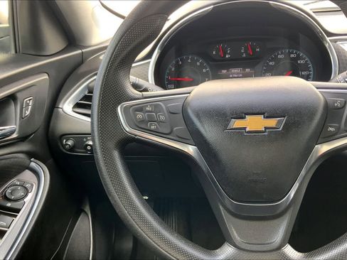 Used 2020 Chevrolet Malibu LT FWD image 24