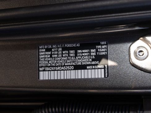 Used 2024 Porsche Cayenne Coupe image 72