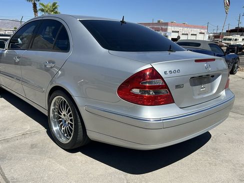 Used 2005 Mercedes-Benz E 500 Sedan image 11
