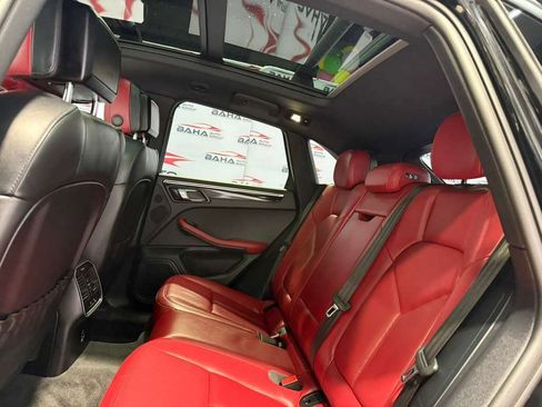 Used 2023 Porsche Macan AWD/4WD image 45