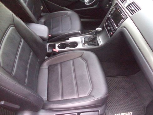 Used 2015 Volkswagen Passat TDI SE image 14