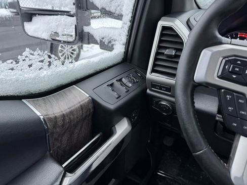 Used 2019 Ford F350 Lariat w/ Chrome Package image 30