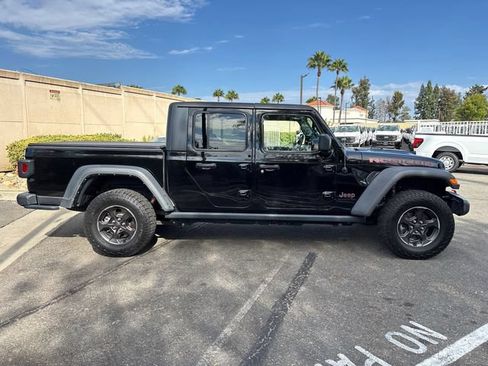 Used 2021 Jeep Gladiator Rubicon AWD/4WD image 4