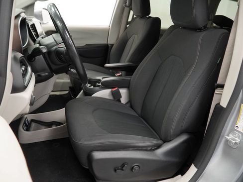 Certified 2019 Chrysler Pacifica Touring Plus w/ Tire & Wheel Group FWD image 25
