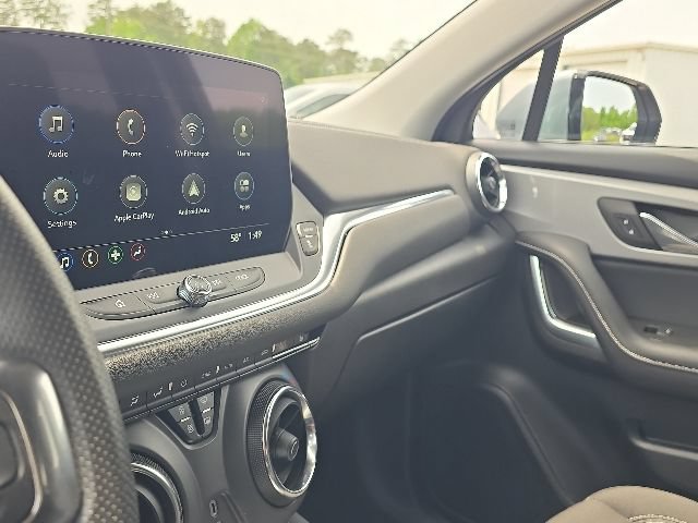 Used 2025 Chevrolet Blazer LT w/ Convenience Package FWD image 25