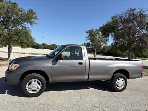 Used 2005 Toyota Tundra 2WD Regular Cab image 2