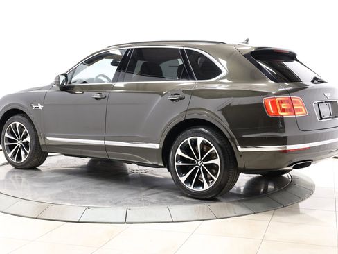 Used 2018 Bentley Bentayga AWD/4WD image 72