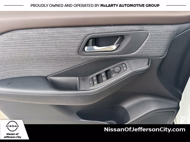 Used 2023 Nissan Rogue SV AWD/4WD image 13