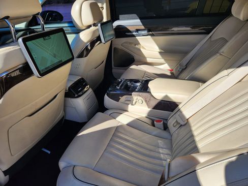 Used 2019 Genesis G90 5.0 Ultimate image 11