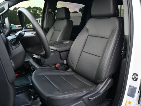 Used 2024 Chevrolet Silverado 2500 W/T w/ WT Convenience Package image 7