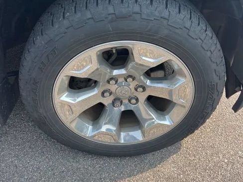 Used 2019 RAM 1500 Big Horn AWD/4WD image 12