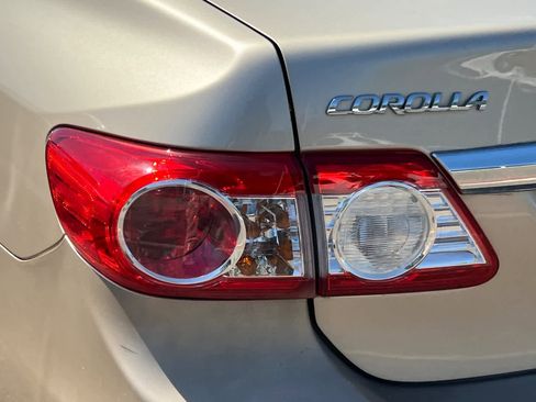 Used 2011 Toyota Corolla LE FWD image 19
