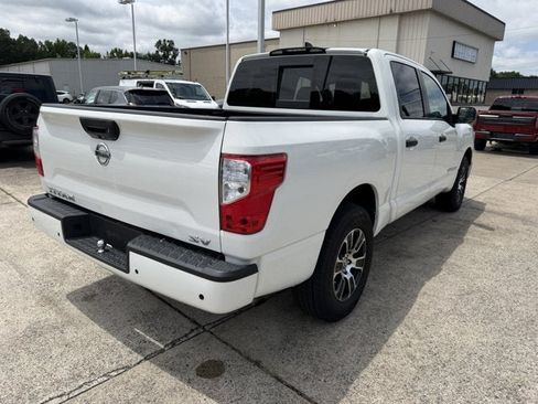 Used 2022 Nissan Titan SV RWD image 9