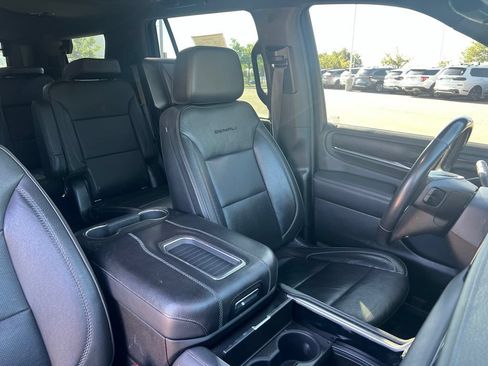 Used 2021 GMC Yukon Denali w/ Denali Ultimate Package AWD/4WD image 28