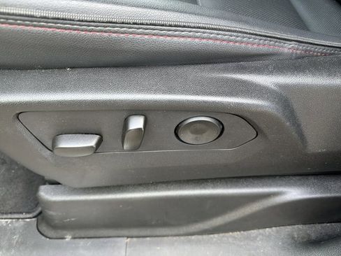 Used 2025 Chevrolet Suburban RST w/ Comfort Package image 16