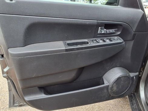 Used 2012 Jeep Liberty Sport w/ Popular Equipment Group AWD/4WD image 10