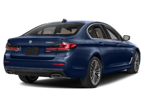 Used 2023 BMW 530e w/ Executive Package RWD image 5