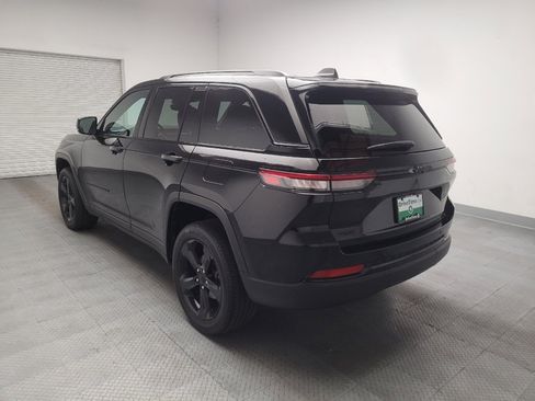Used 2023 Jeep Grand Cherokee Altitude AWD/4WD image 5