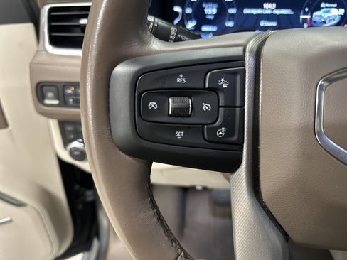 Used 2022 GMC Yukon XL Denali w/ Denali Premium Package AWD/4WD image 19