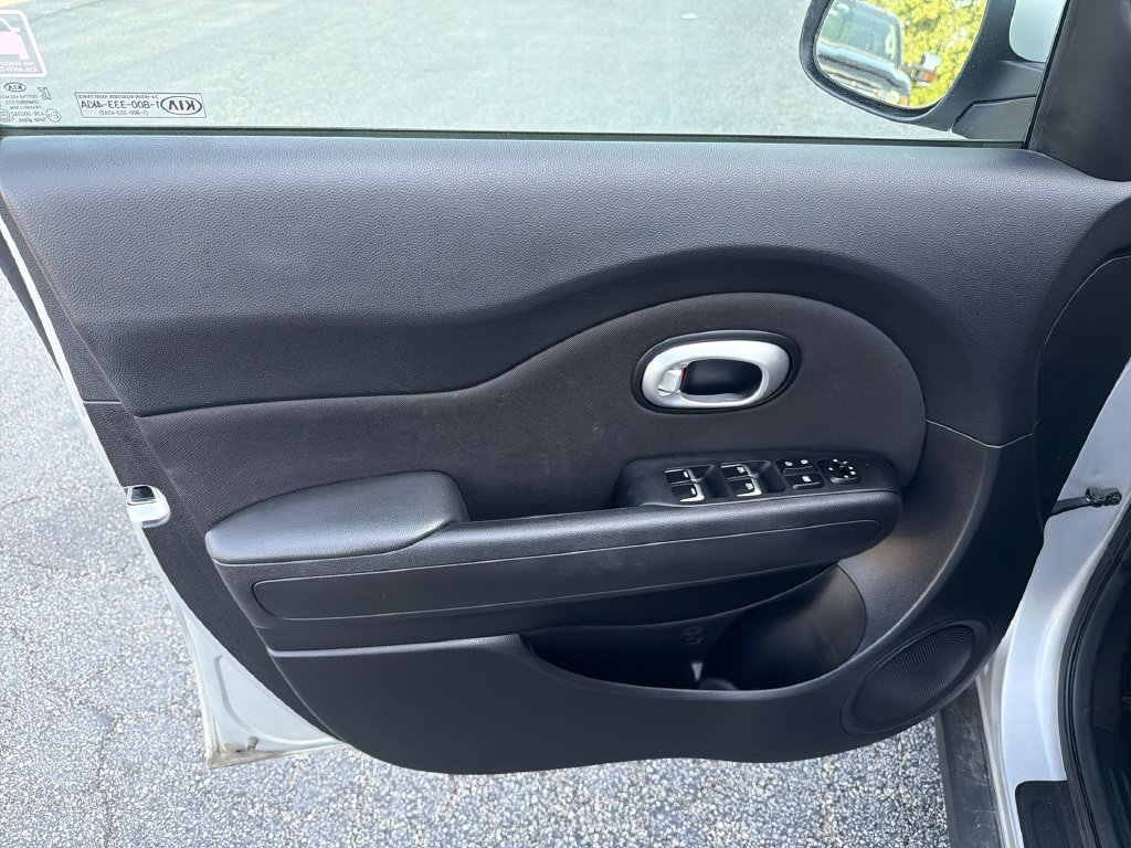 Used 2017 Kia Soul + FWD image 18