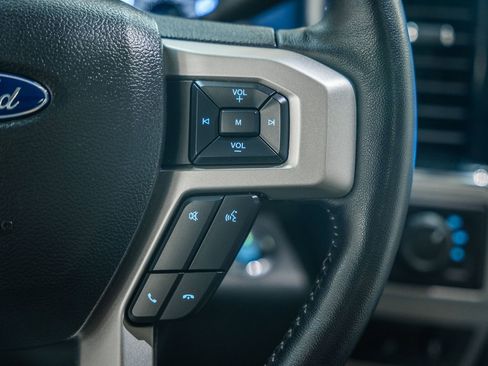 Certified 2022 Ford F250 Lariat w/ Black Appearance Package image 39