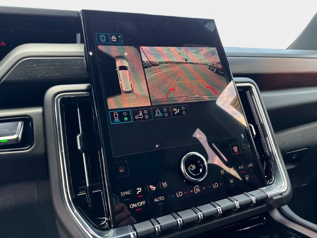 New 2026 GMC Yukon XL Denali w/ Sun & Power Step Package AWD/4WD image 23